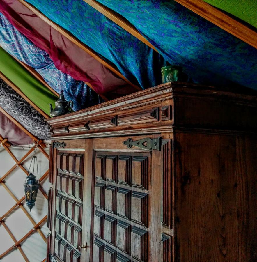 Star Gazing Luxury Yurt With River Views, Off Grid Eco Living Vale do Barco Buitenkant foto